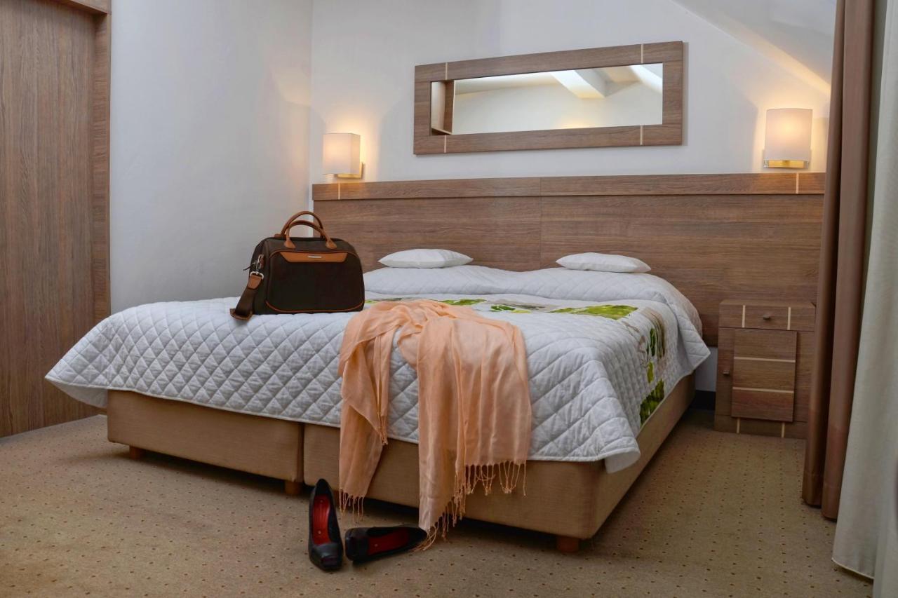 Stary Tartak Hotel Iława Eksteriør billede